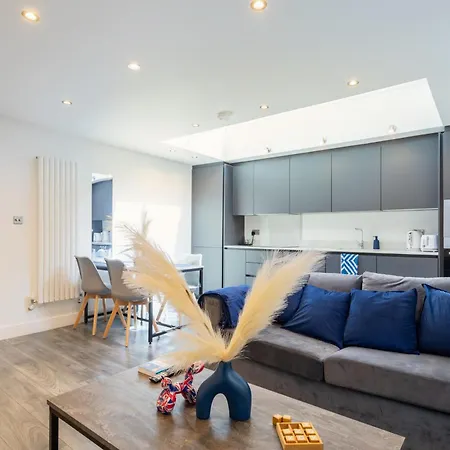 Appartamento Stylish 2-Bed Flat In The Heart Of West Hampstead